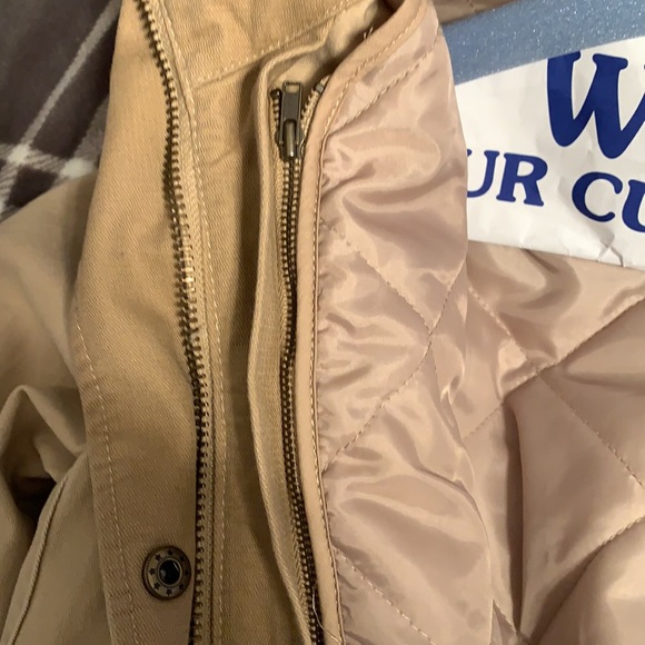 HP!! 🎉Gap jacket with fur hood - Picture 6 of 6